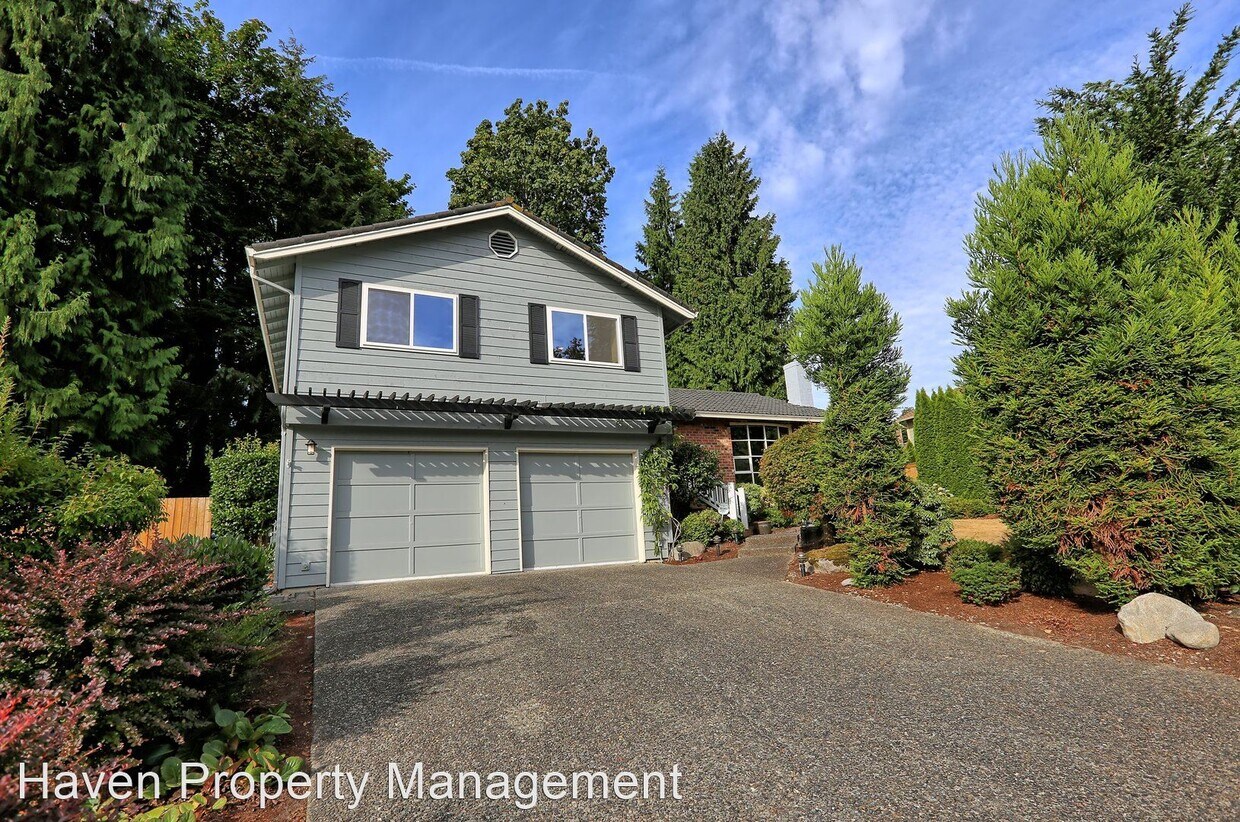Foto principal - 4 br, 2.5 bath House - 18913 SE 46th Way