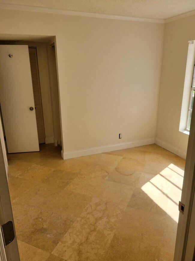 Building Photo - 2700 Casita Way