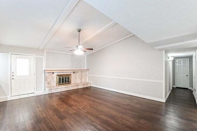 Building Photo - 2719 Killdeer Ln