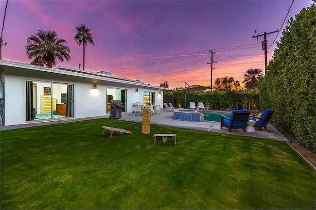Building Photo - 695 S Vista Oro
