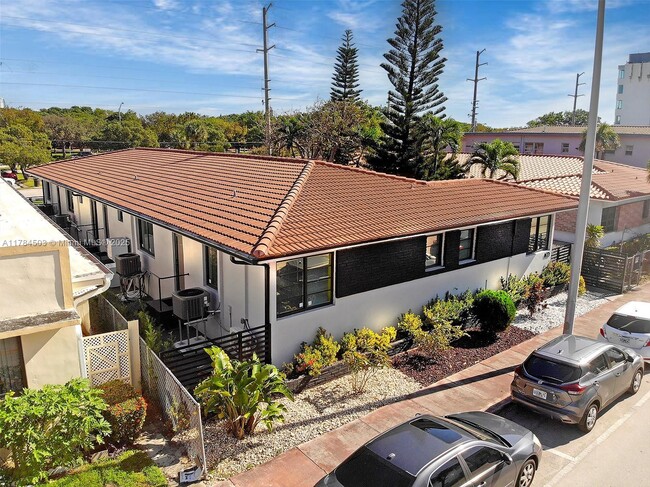 Foto del edificio - 8333 Harding Ave