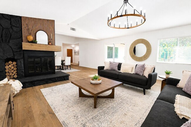 Foto del edificio - 1404 Highridge St