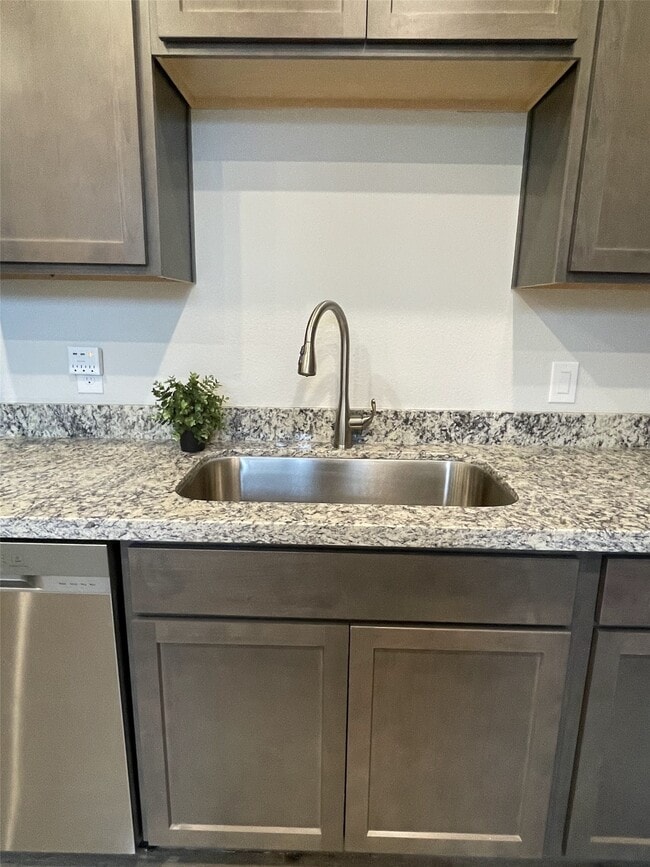 Building Photo - 16888 W Ivanhoe St