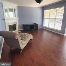 Building Photo - 8202 Catbird Cir