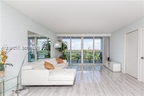 Foto del edificio - 100 Bayview Dr