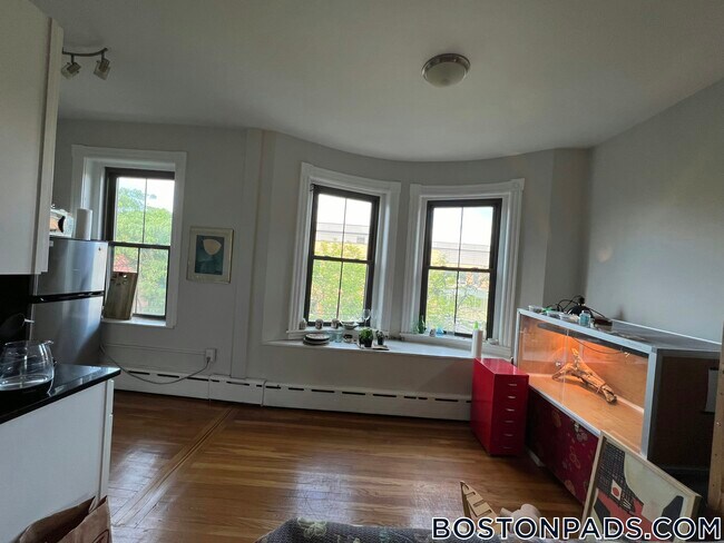 Foto del edificio - 102 Willow St