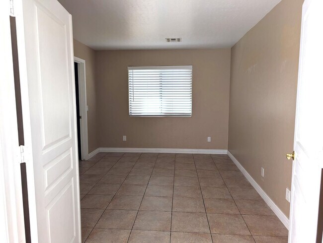 Foto del edificio - 4226 N 92nd Ln