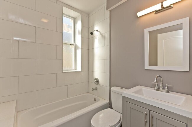 Foto del edificio - 2 bedroom in Chicago IL 60647