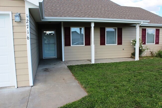 Foto del edificio - Great home in East Manhattan! *UPDATED PHOTOS COMING SOON*