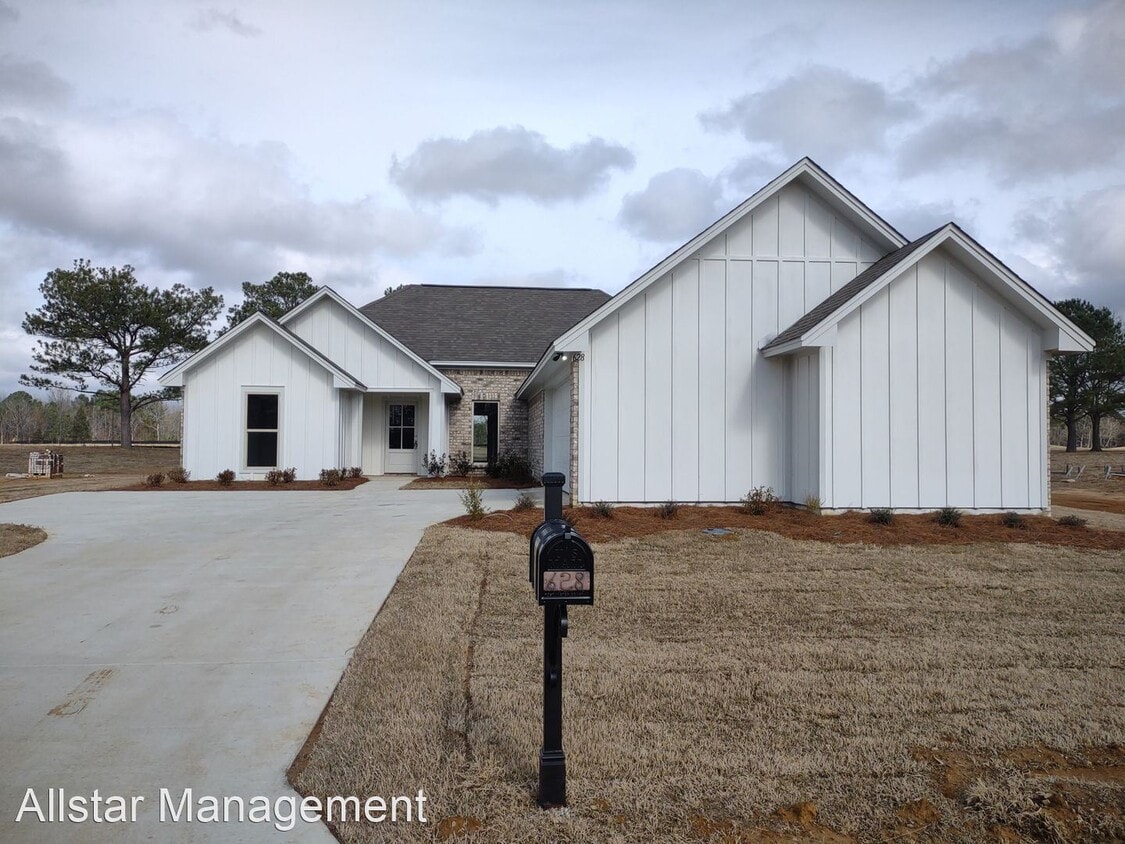 Primary Photo - 4 br, 3 bath House - 628 Westfield Drive
