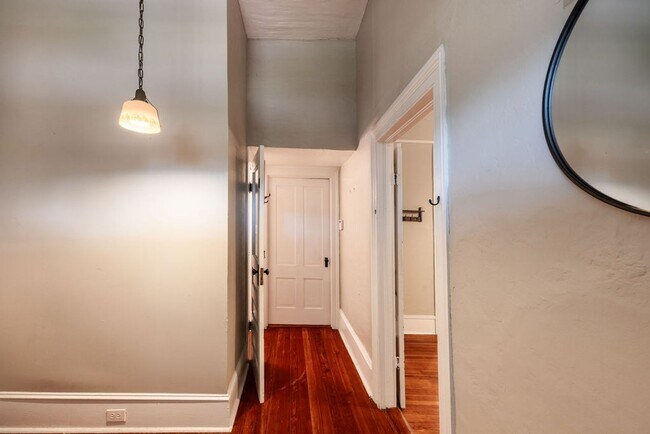 Foto del edificio - Downtown home walking distance to Mercer L...