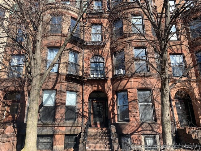 Foto del edificio - 482 Commonwealth Ave