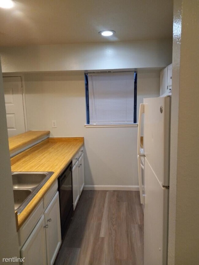Building Photo - 2 br, 2 bath Condo - 2205 Kietzke Ln Apt C...