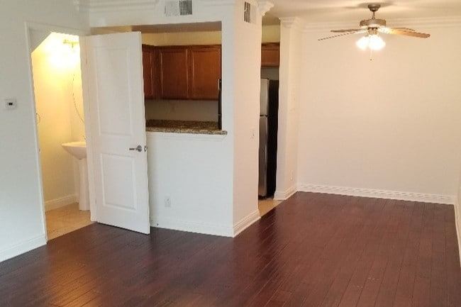 living/ dining/ powder room - 355 N Maple St
