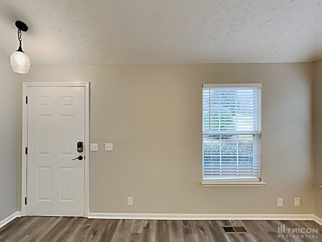 Building Photo - 911 Celeste Ct