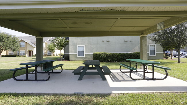 Picnic Area - Madison Commons