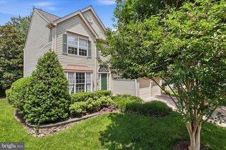 Building Photo - 408 Huntfield Ct NE