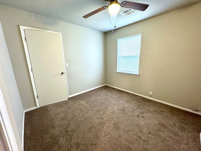 Building Photo - Newly Remodeled Brick Home 3/2 Two Car Garage