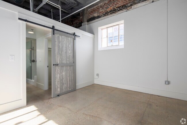 2 bed 2 bath - 1780 sqft - Ideal Building