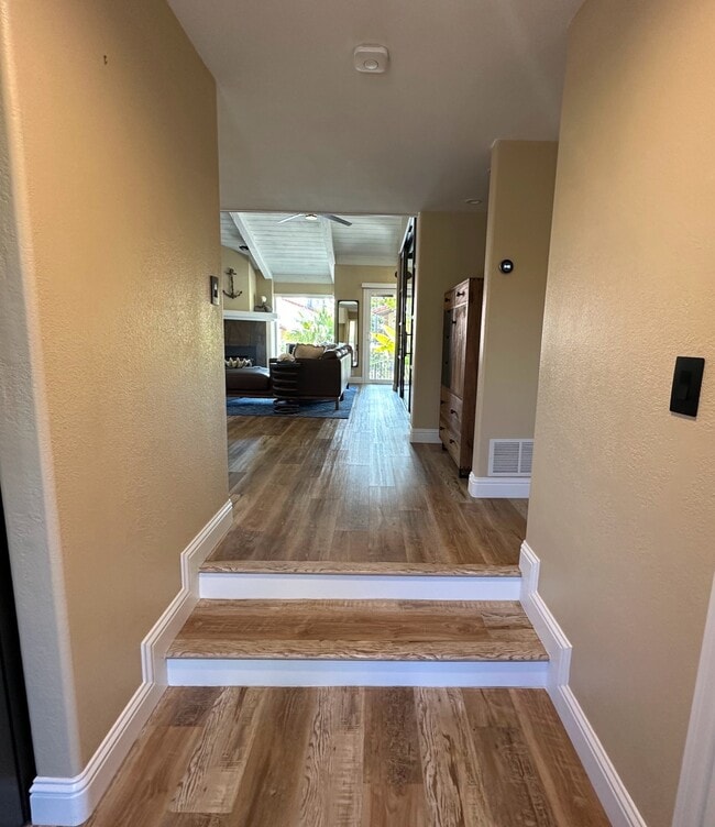 Foto del edificio - 1929 Alga Rd