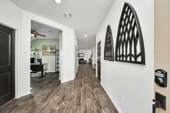 Building Photo - 22939 San Giorgio Ct