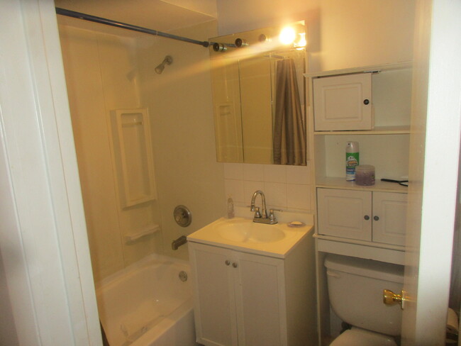 Building Photo - 28 N King Arthur Ct