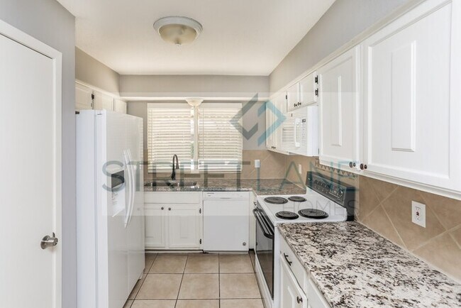 Foto del edificio - REDUCED!