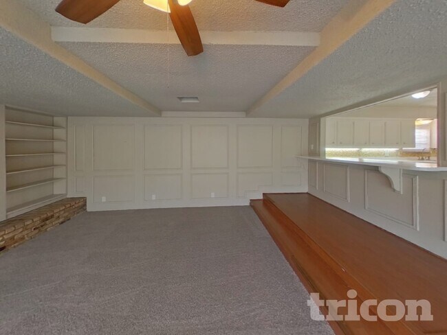 Foto del edificio - 1316 Lexington Dr