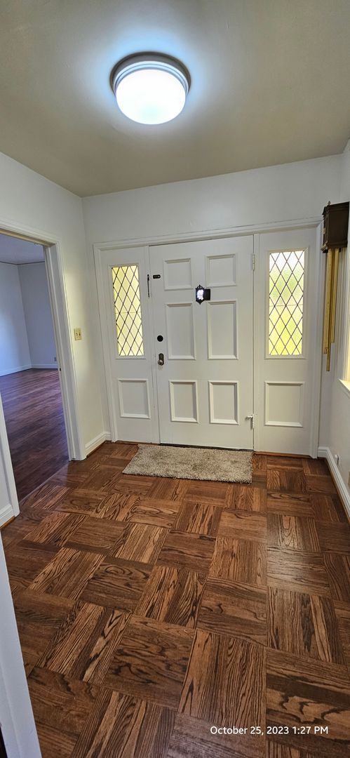 Building Photo - Centrally Located One-of-a-Kind Historic T...