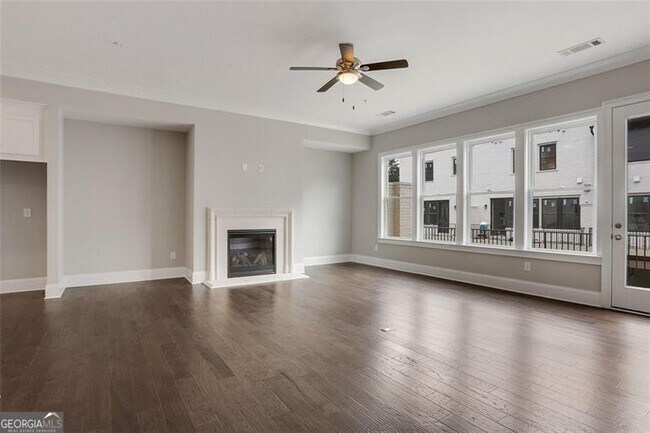 Building Photo - 6403 Lucent Ln