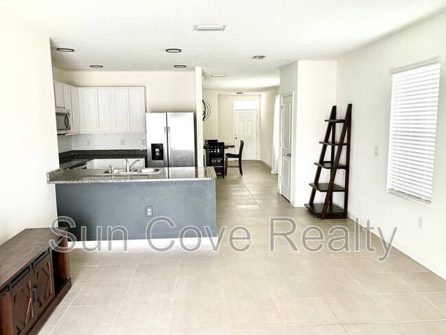 Building Photo - 3180 Suncoast Plains Dr