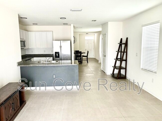 Foto del edificio - 3180 Suncoast Plains Dr