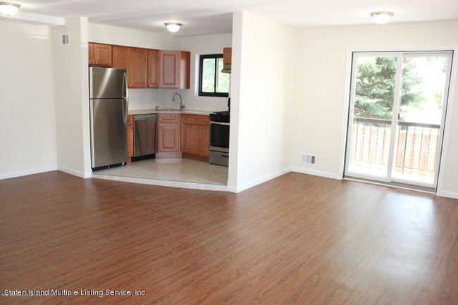Building Photo - 460 Windham Loop