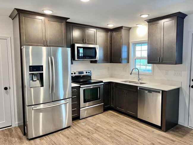 Building Photo - 6688 Bino Rd