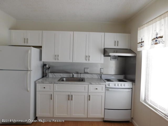 Building Photo - 1401 Boulevard
