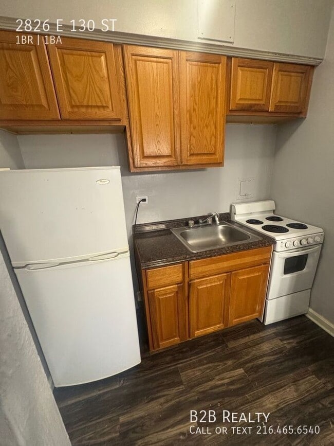 Foto del edificio - 2826 E 130th St