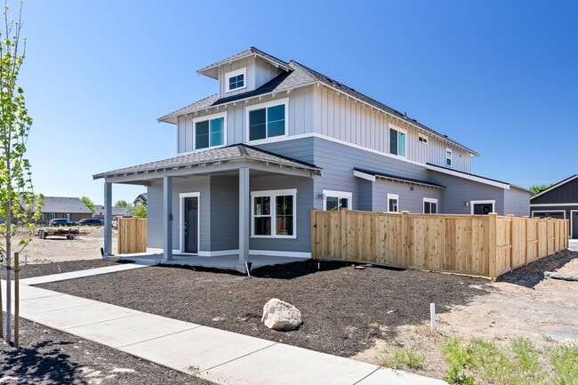 Building Photo - 839 NW 18th Ct