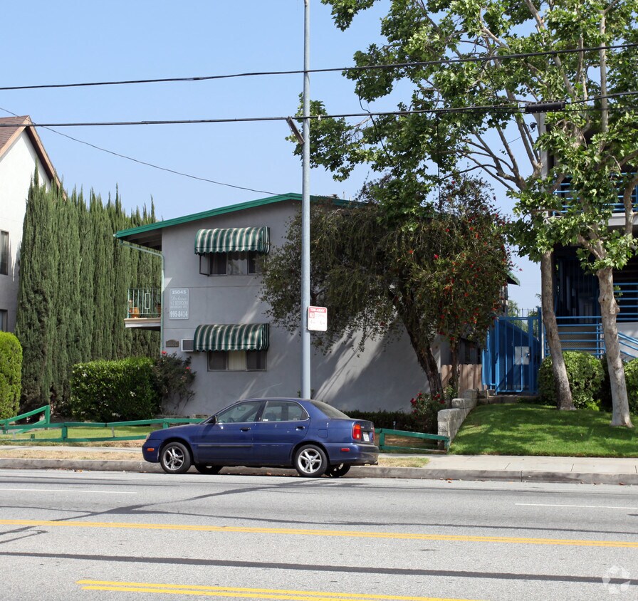 Building Photo - 15045 Burbank Blvd
