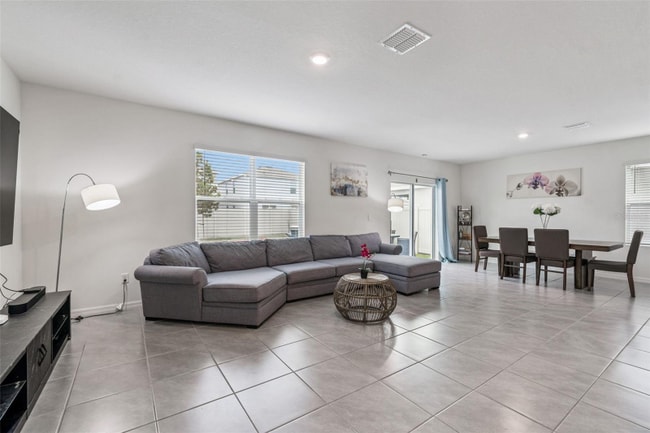 Building Photo - 5667 Chorleywood Ln