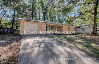 Building Photo - 35 Southern Oaks Dr