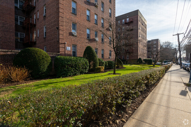 Building Photo - Fleetwood Park Cooperative