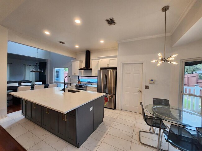 Building Photo - 3107 Fort Worth Trail