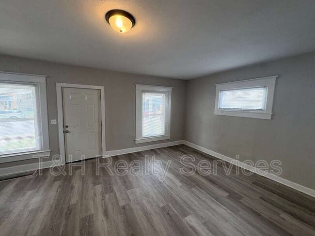 Building Photo - 1311 N Olney St