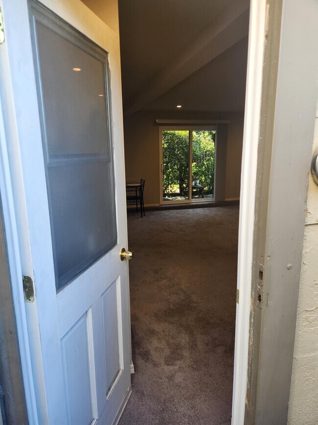 Building Photo - 807 Taurus Dr