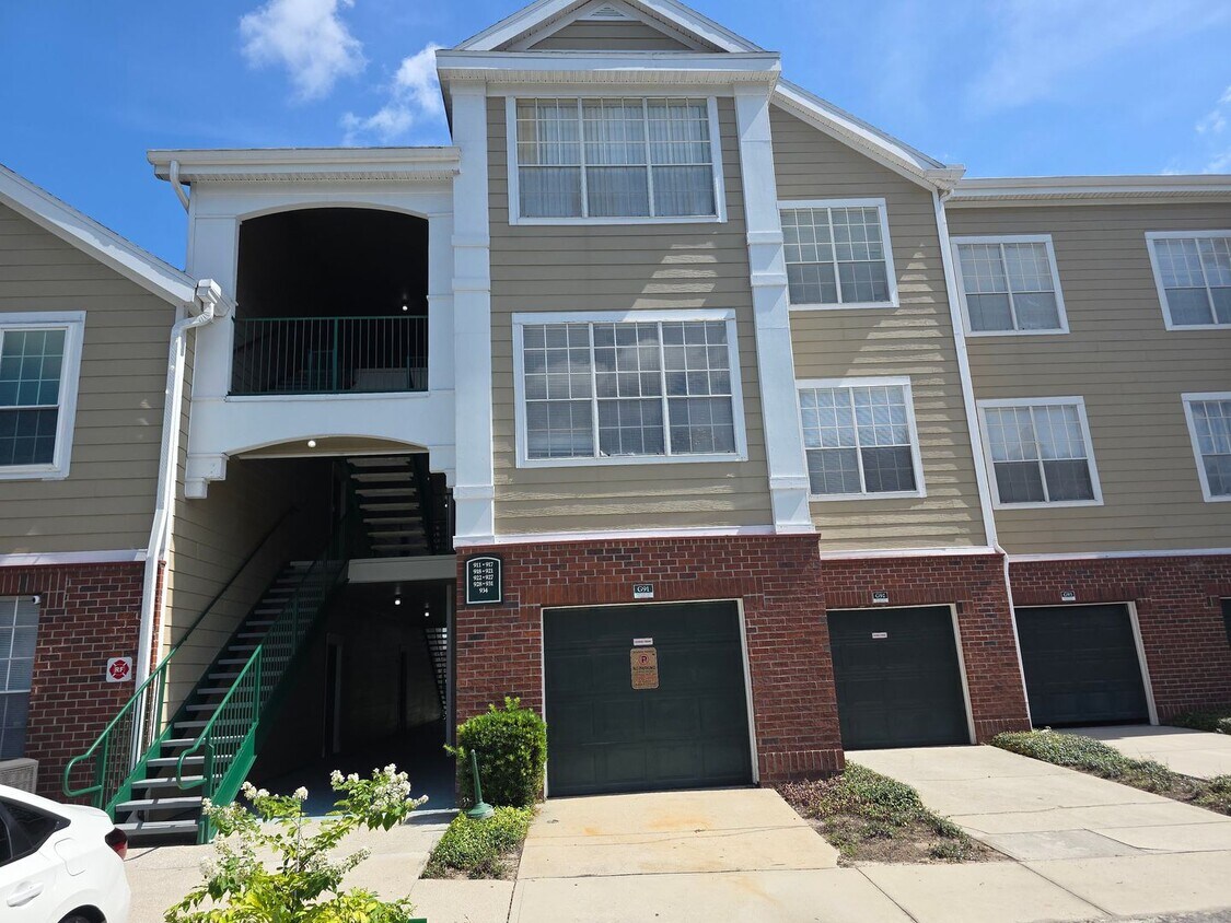 Foto principal - 2 Bed 2 Bath Condo In Plantation Park Near...
