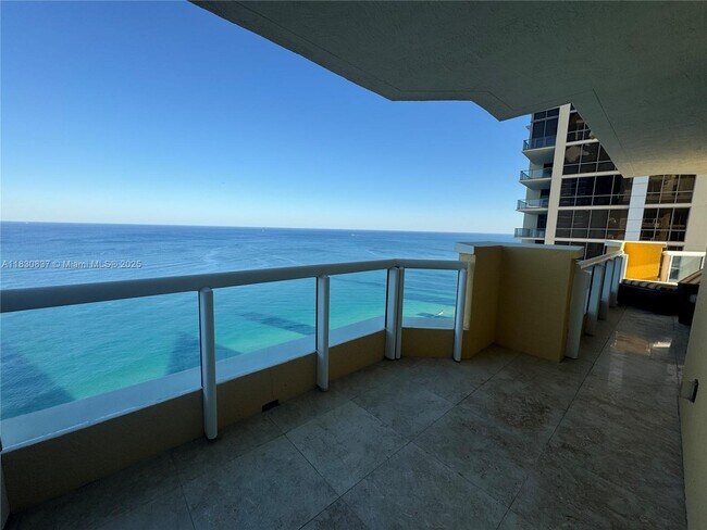 Building Photo - 17875 Collins Ave