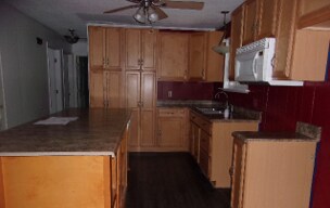 Building Photo - 3 bedroom in Bristol FL 32321