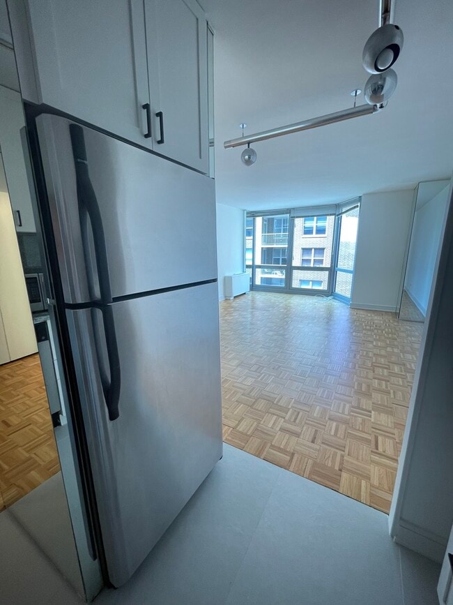 Foto del edificio - 21 W Goethe St