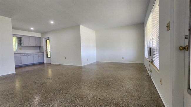 Foto del edificio - 2707 NE 32nd St