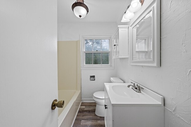 Building Photo - 4521 Sanger Ave